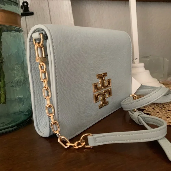 Beautiful Tory Burch Chain Crossbody 🦋